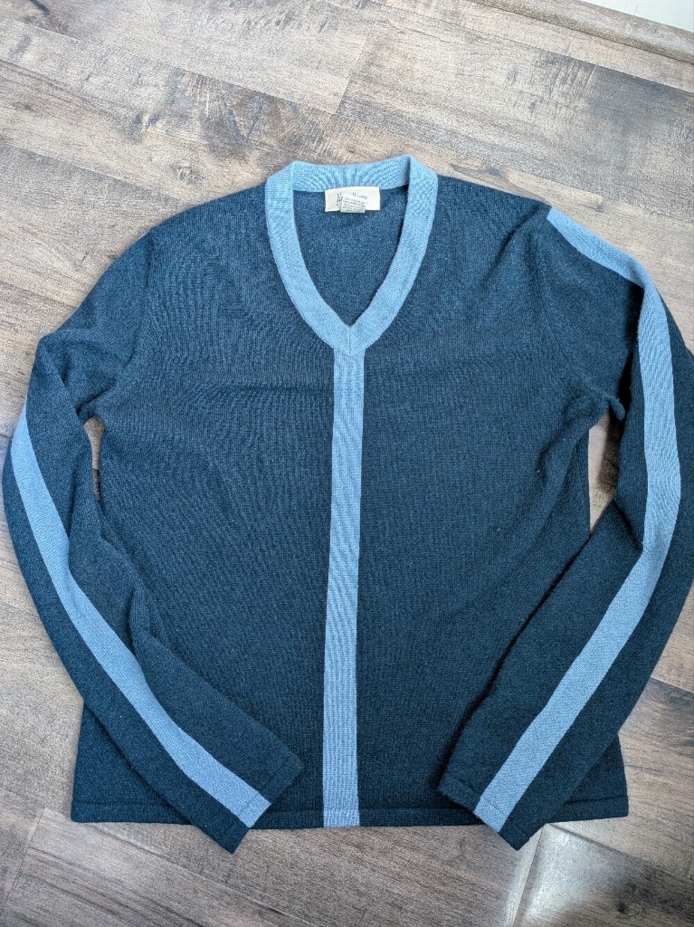 Neiman Marcus 100% Cashmere V Neck Sweater Medium Colorblock Stripe Dark Blue